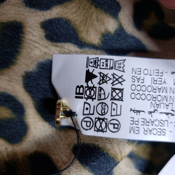 Zara Leopard Print Long Sleeve Blouse Size Medium Classic Trendy - Picture 12 of 16